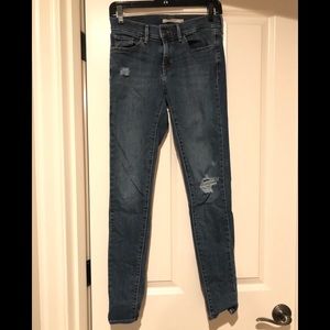 Levi’s 710 Super Skinny Jeans Size 27
